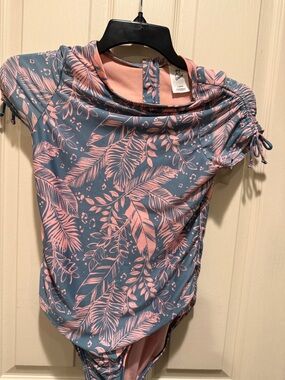 Under Armour Pink Leaf Print Ruched-Sleeve Bodysuit